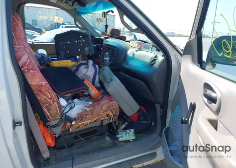 2000 Ford F-150 Work Series/Xl/Xlt from USA, damaged, VIN 1FTZF1722YKA45766